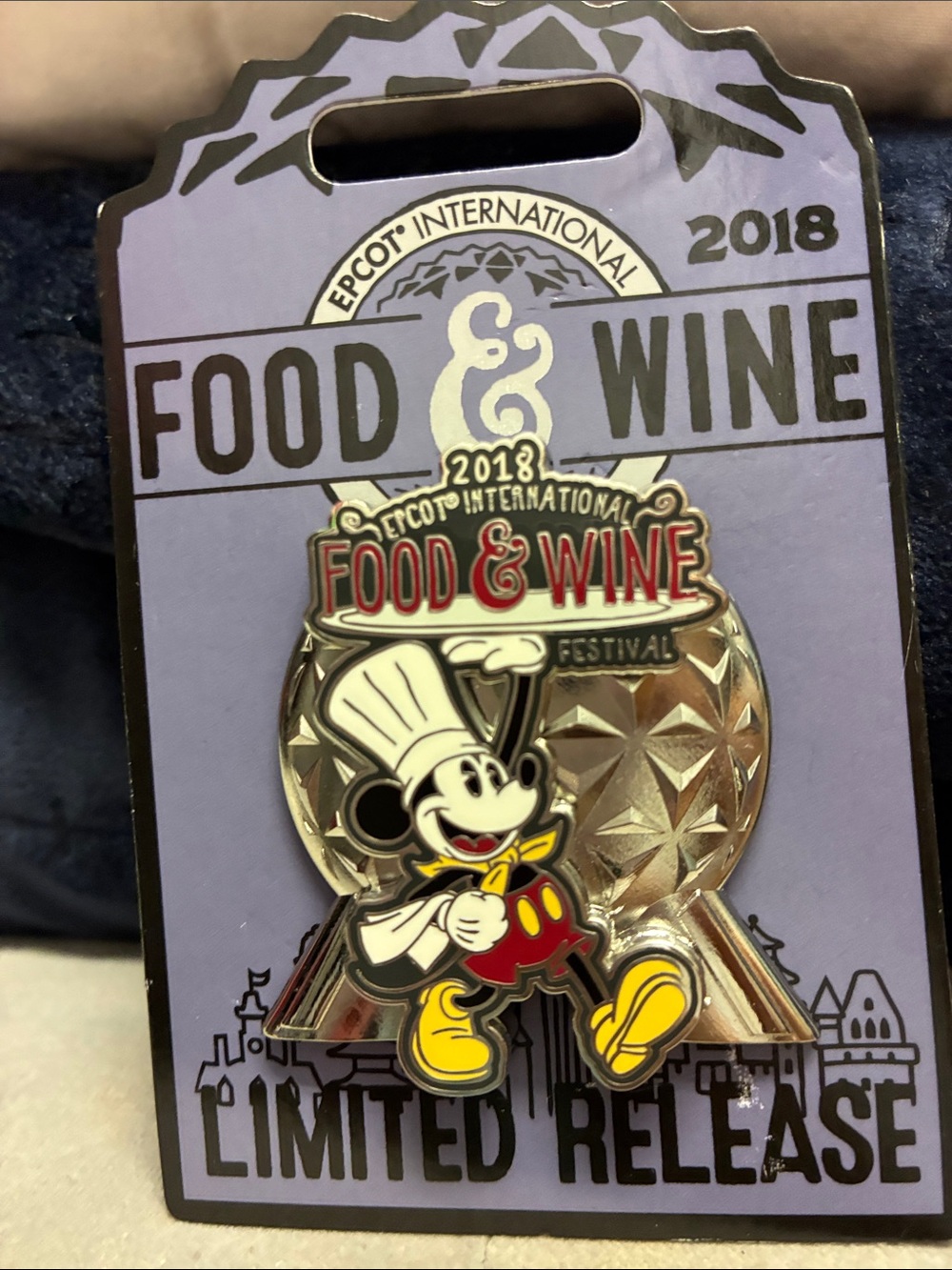 Walt Disney World Epcot Food & Wine Festival. 3D Pin and Passport. 2018.